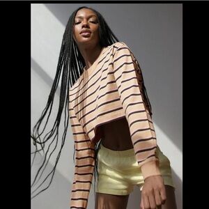 Aritzia TNA Ryer Long Sleeve Crew Neck Crop Top